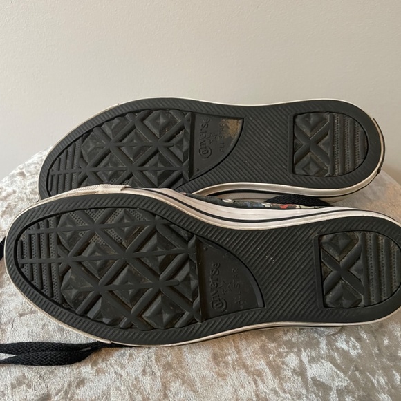 Converse Batman sneakers - Picture 3 of 5